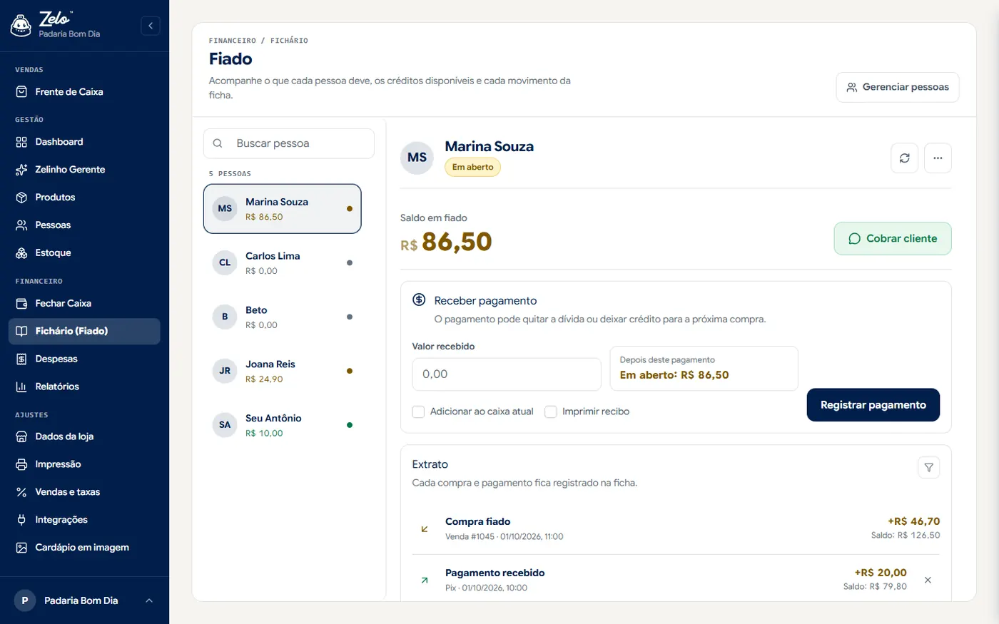 Ficha de fiado de uma cliente com saldo em aberto, campo para receber pagamento e o botão Cobrar cliente